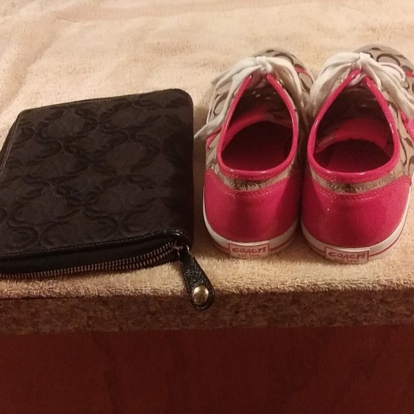 AUTHENTIC COACH SNEAKERS&PAD CASE - Picture 2 of 8
